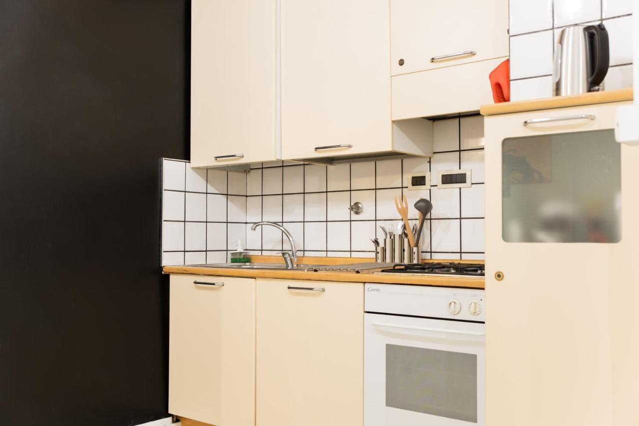 8- Tourist House Bologna - Light House - Self Check-In Appartement Buitenkant foto
