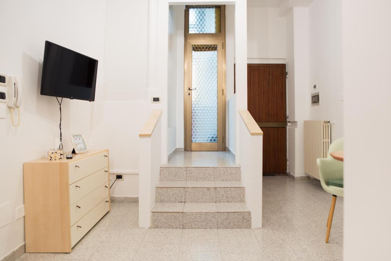 8- Tourist House Bologna - Light House - Self Check-In Appartement Buitenkant foto